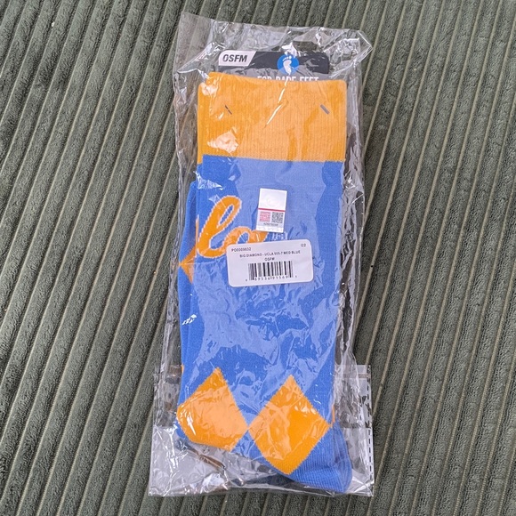 NWT UCLA Themed‎ Diamond Socks - Picture 2 of 3
